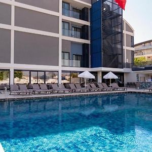 Side Square Hotel